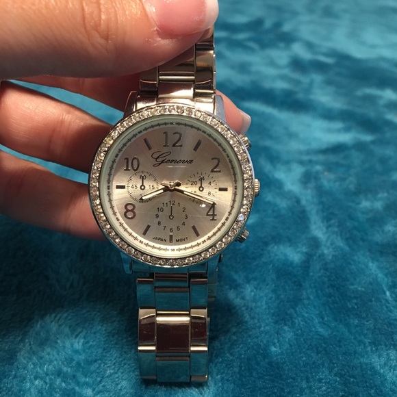 Watch Lot-4 watches - Picture 6 of 7